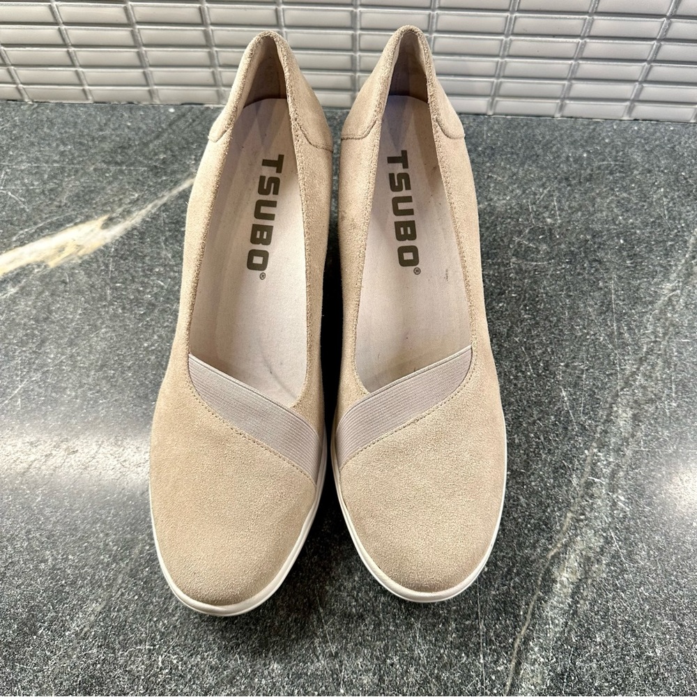 Tsubo Damira taupe suede round toe platform wedge heels 10 EU 41 - Picture 3 of 7